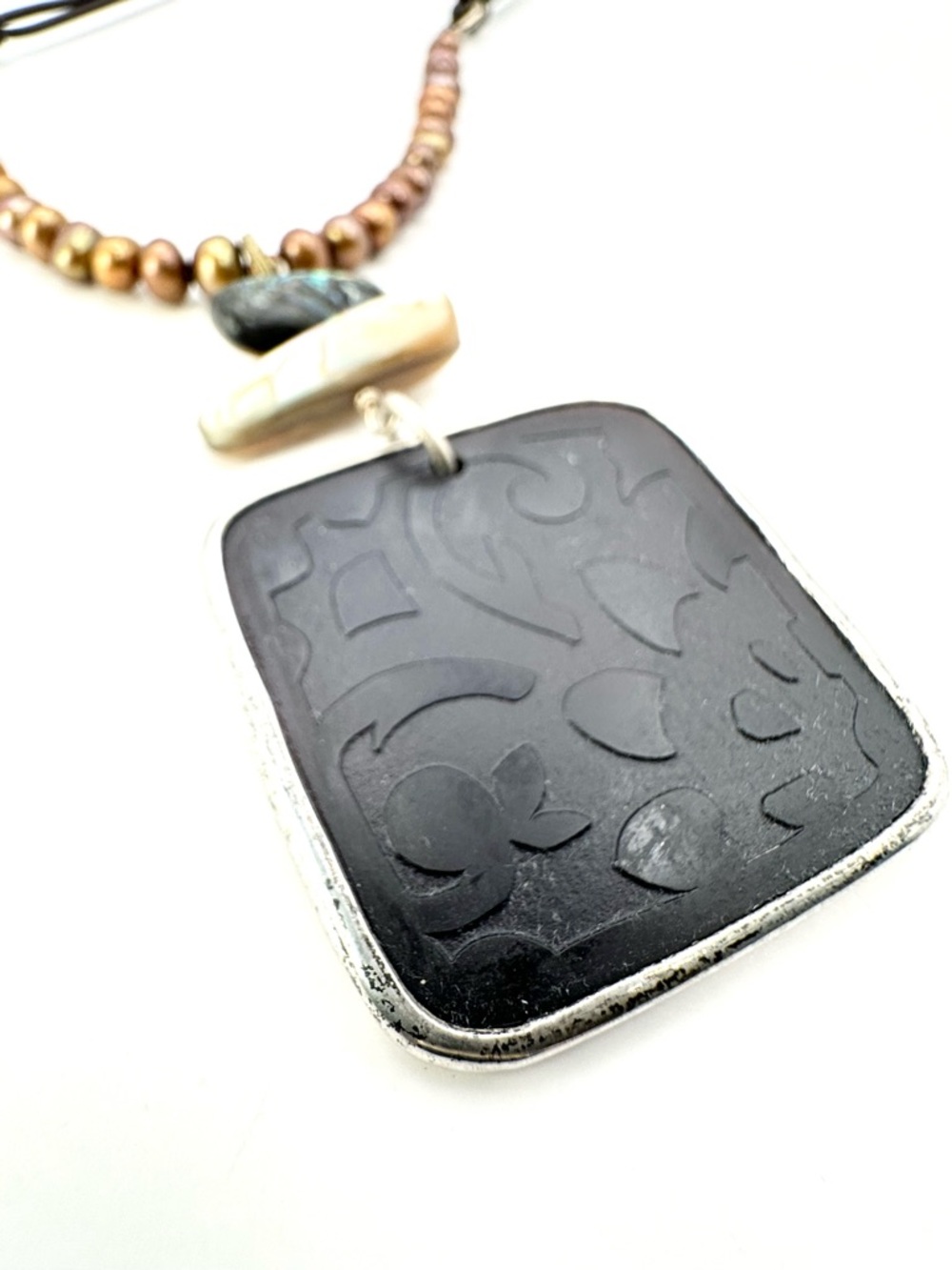 Silpada Retired N1803 Black Pen Shell & Pearl Leather Necklace - Picture 3 of 7